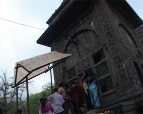 Temple entrance 2.jpg